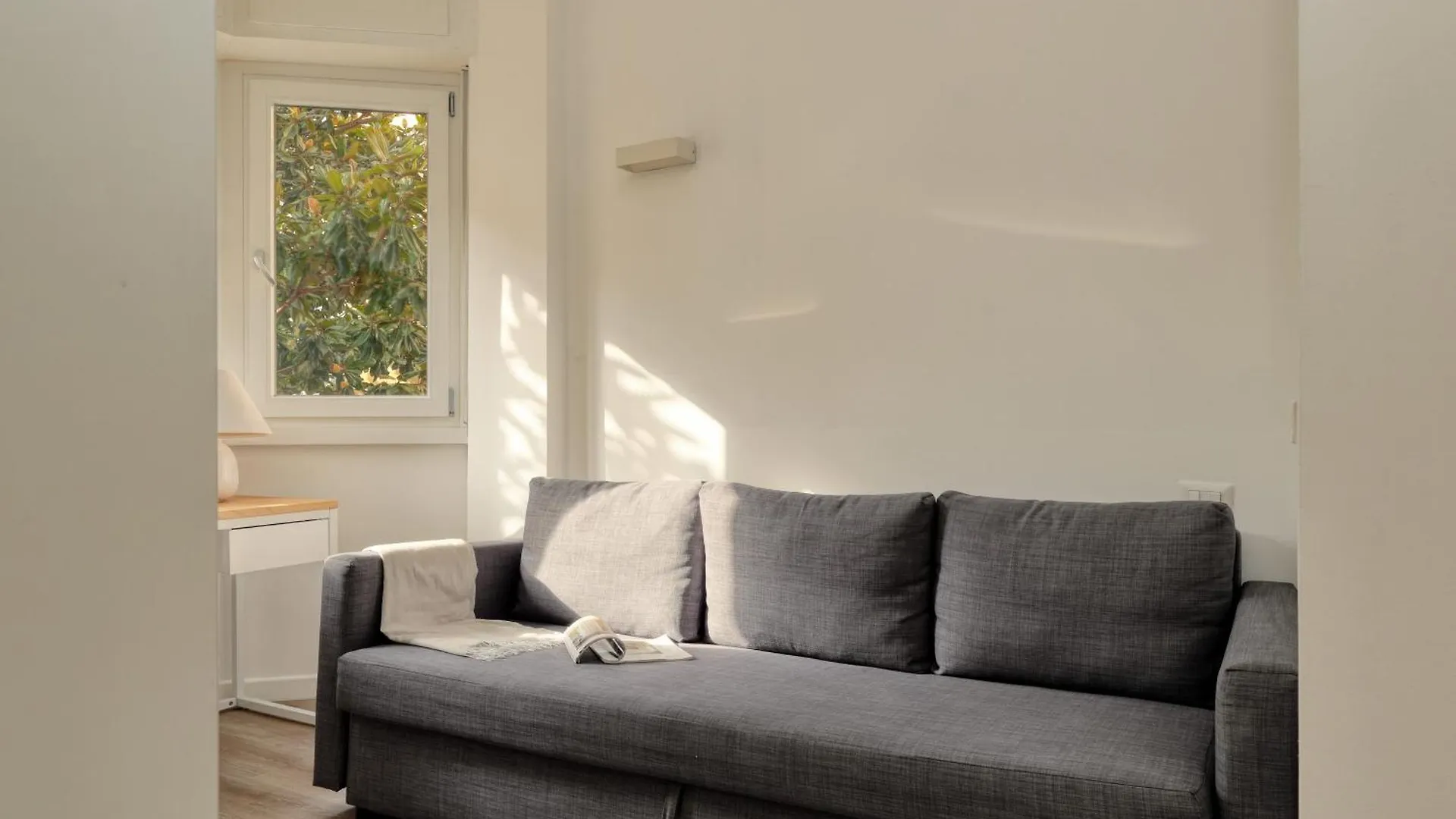 Joivy Cosy Studio With Balcony Near The City Centre Μιλάνο Διαμέρισμα