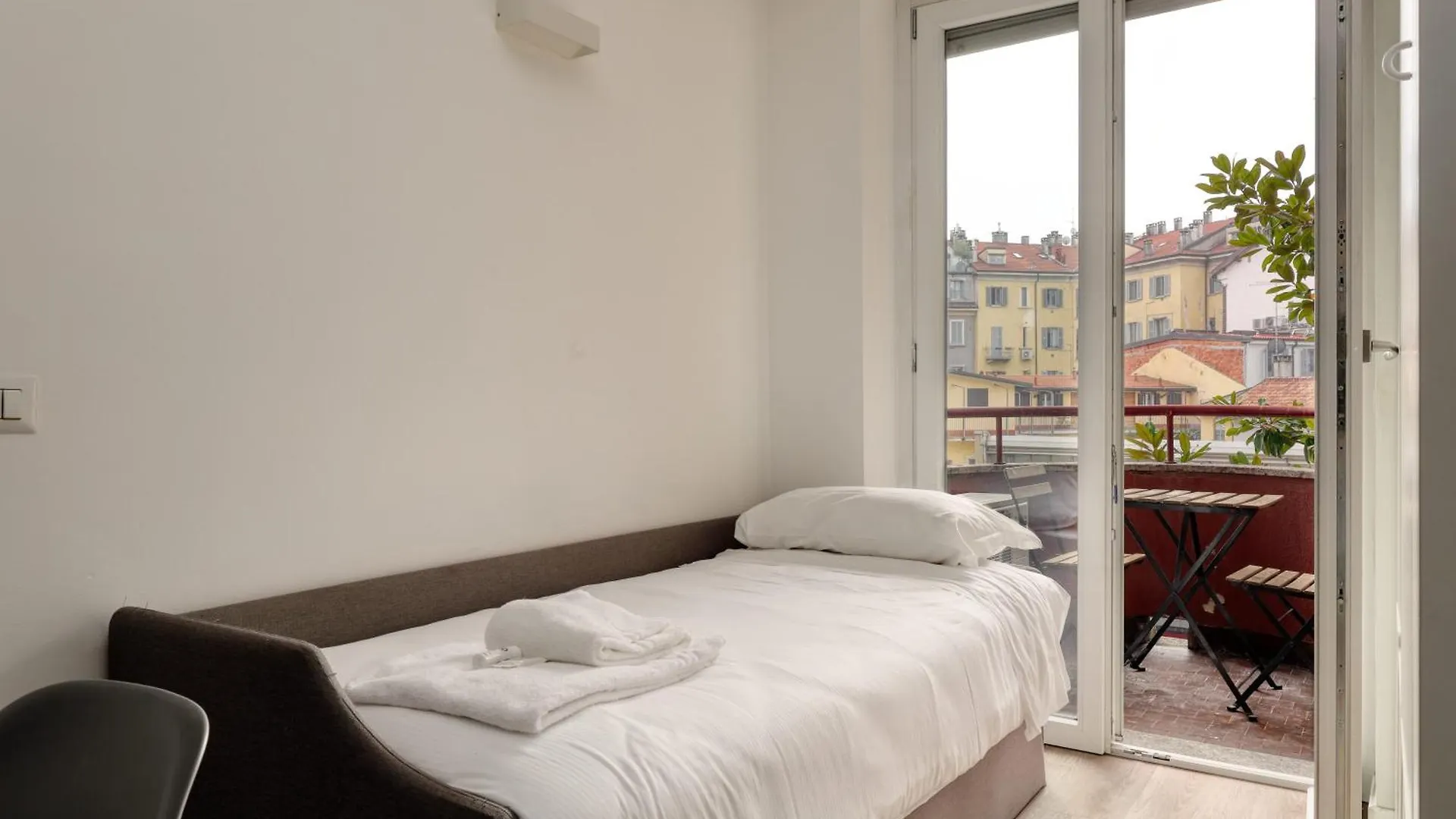 Joivy Cosy Studio With Balcony Near The City Centre Μιλάνο 0*,  Ιταλία