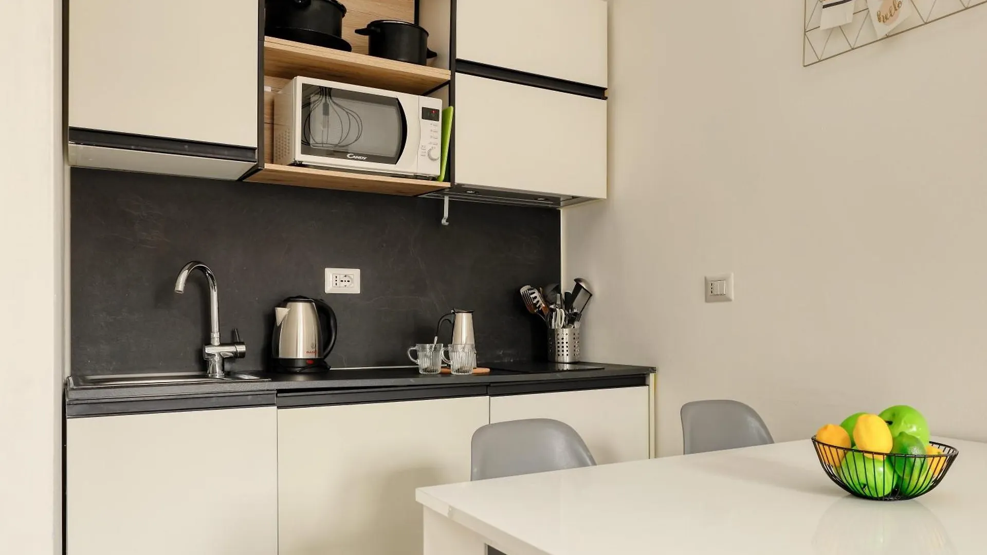 Joivy Cosy Studio With Balcony Near The City Centre Μιλάνο Διαμέρισμα