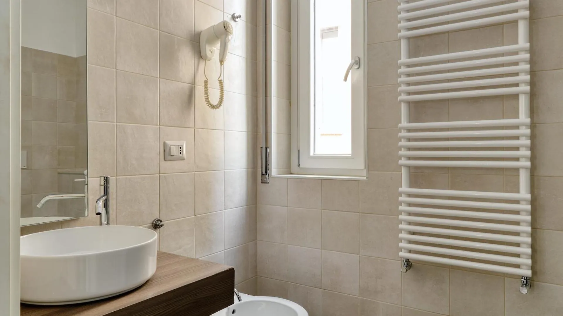 Apartamento Joivy Cosy Studio With Balcony Near The City Centre Milão Itália